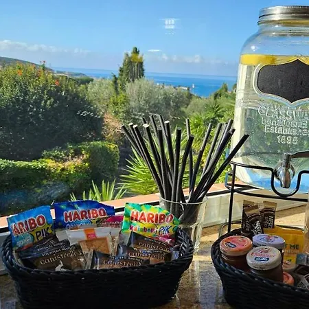 Vila De Standing Les Amandiers, Vue & Piscine