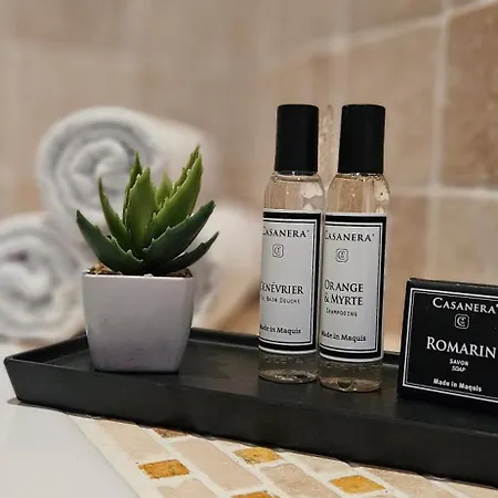 De Standing Les Amandiers, Vue & Piscine Vila