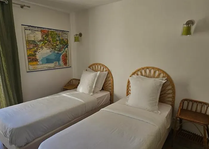 Villa De Standing Les Amandiers, Vue & Piscine