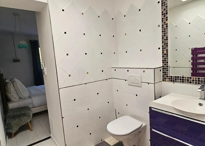 De Standing Les Amandiers, Vue & Piscine