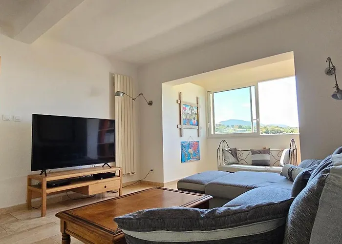 De Standing Les Amandiers, Vue & Piscine Villa