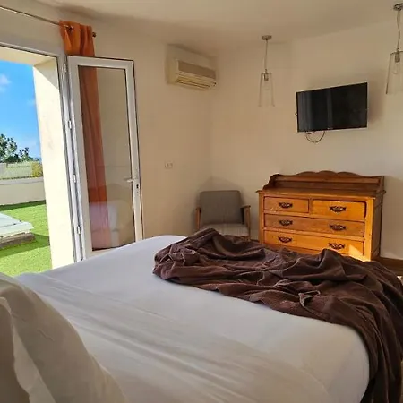 De Standing Les Amandiers, Vue & Piscine *