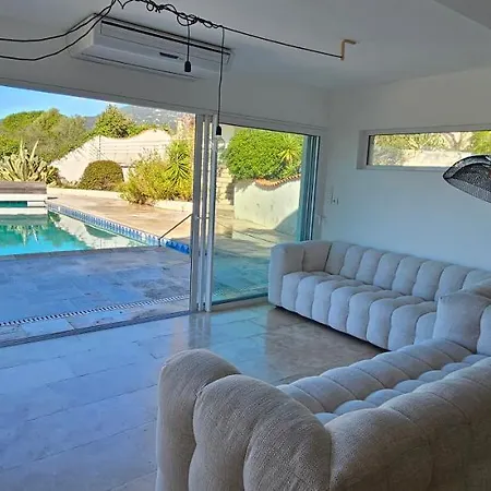 De Standing Les Amandiers, Vue & Piscine Villa