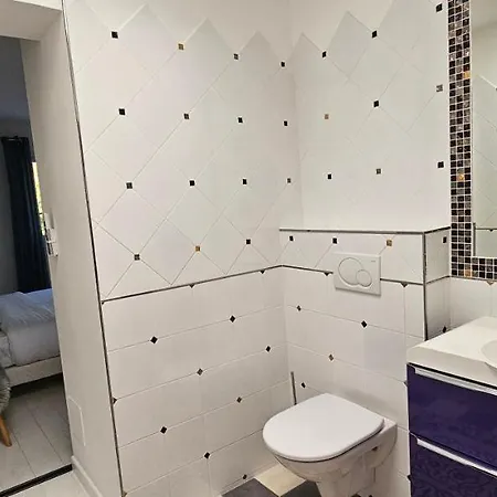 De Standing Les Amandiers, Vue & Piscine