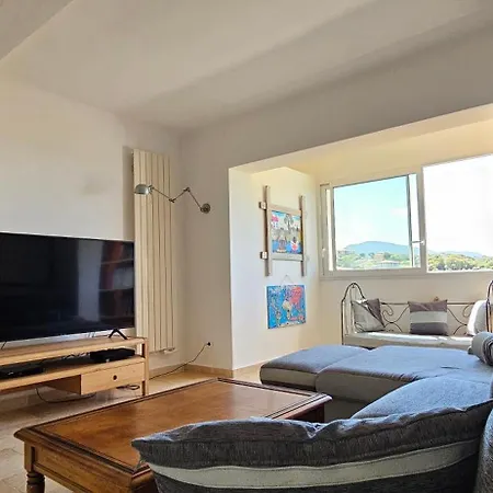 De Standing Les Amandiers, Vue & Piscine Villa