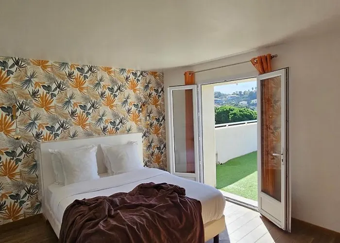 Vila De Standing Les Amandiers, Vue & Piscine *