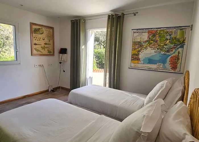 Vila De Standing Les Amandiers, Vue & Piscine