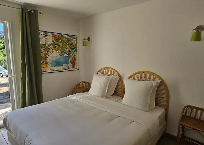 De Standing Les Amandiers, Vue & Piscine Vila